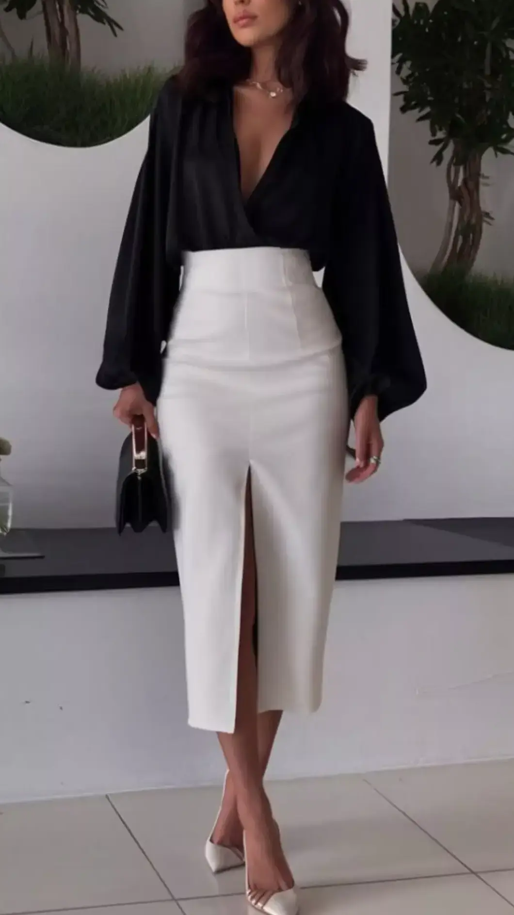 Date Night Outfits: 15 Feminine & Romantically Radiant Looks — Classic Fashion F 102