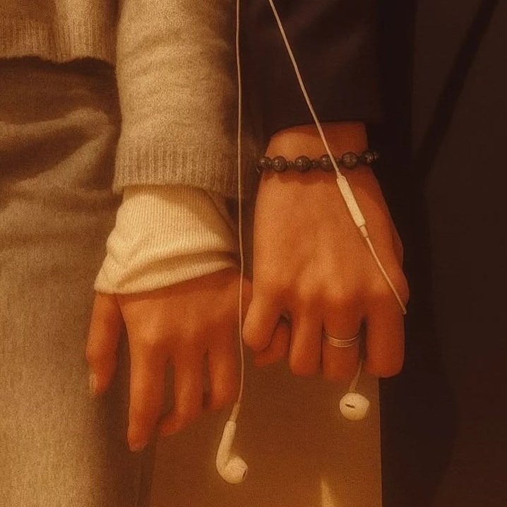 ☕ 🖼️ ⟡ Harmonies of the Heart: When Music Mirrors Soulmates 599