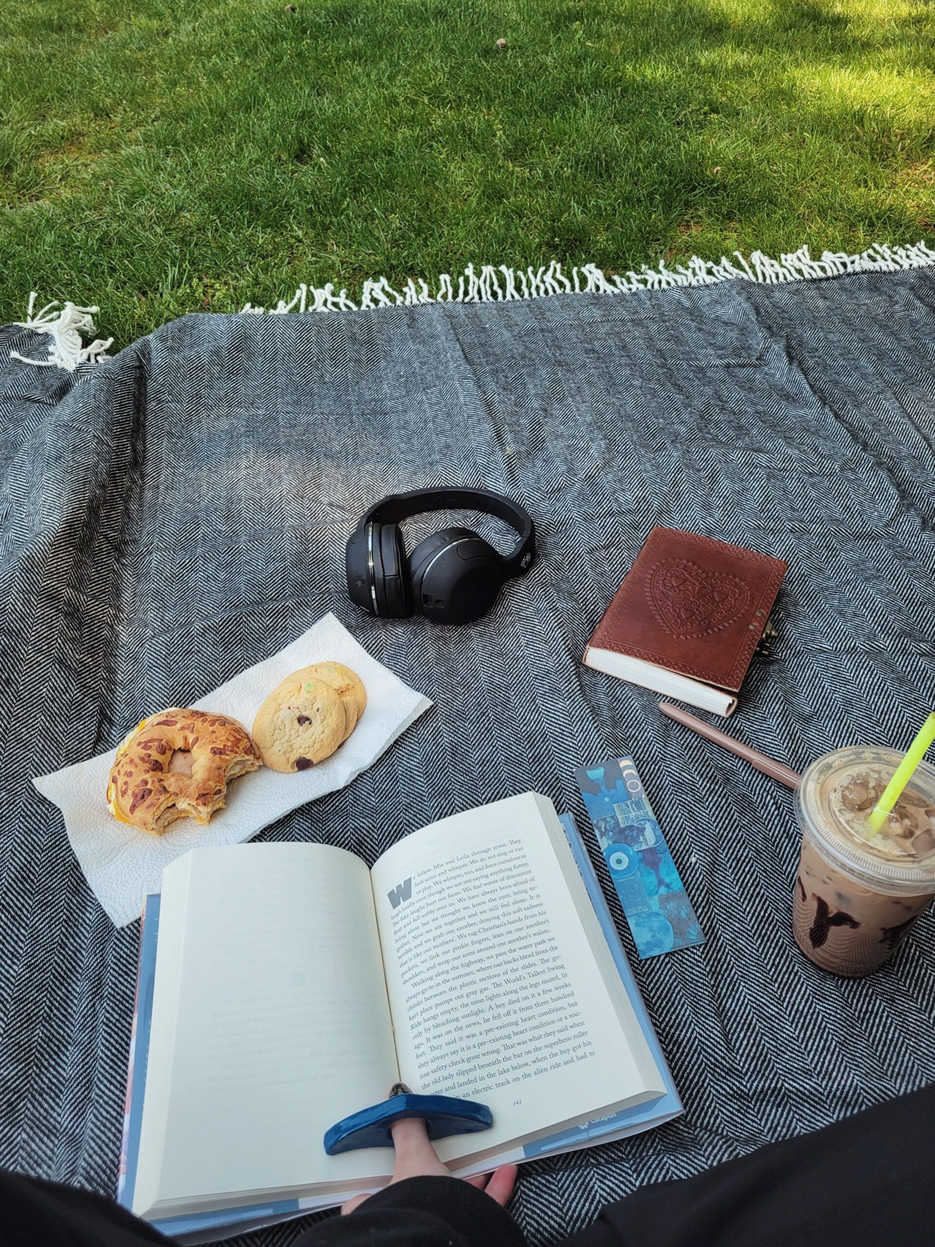 A Quiet Moment of Connection and Shared Serenity — hopeless romantic mood 🌊 🌱 823