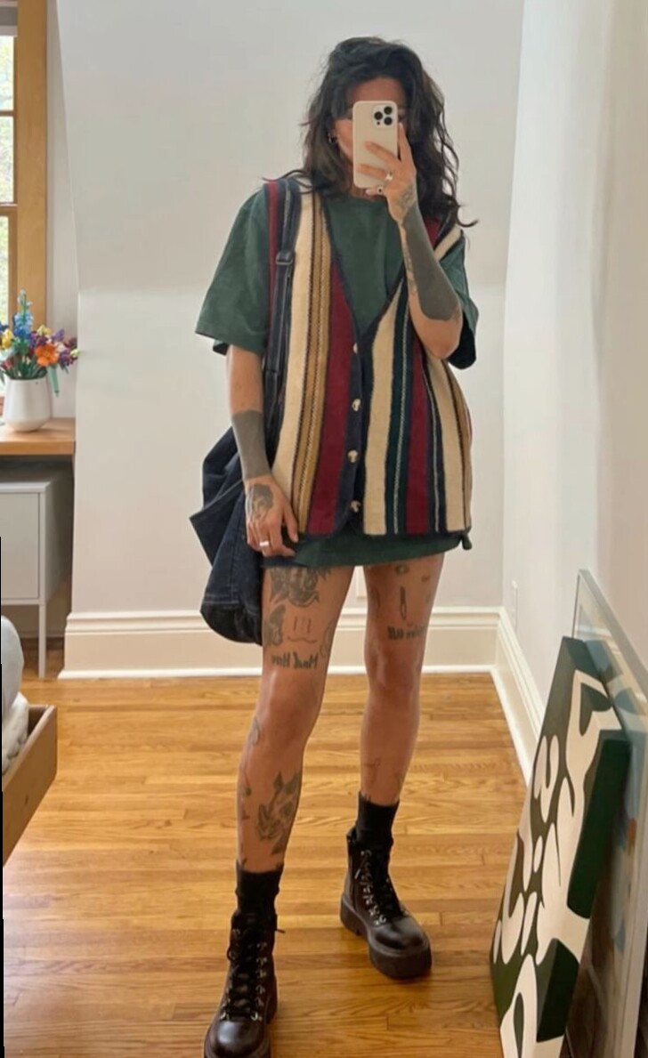 Casual Coffee Date Outfits with Dark Romance & Seasonal Charm — intimate moments 508