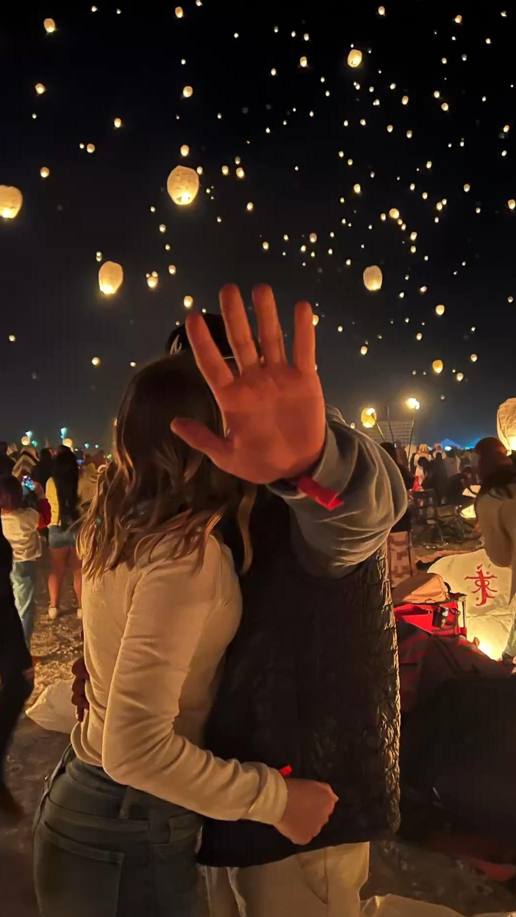 Celestial Lanterns and Fated Encounters — 💋 619