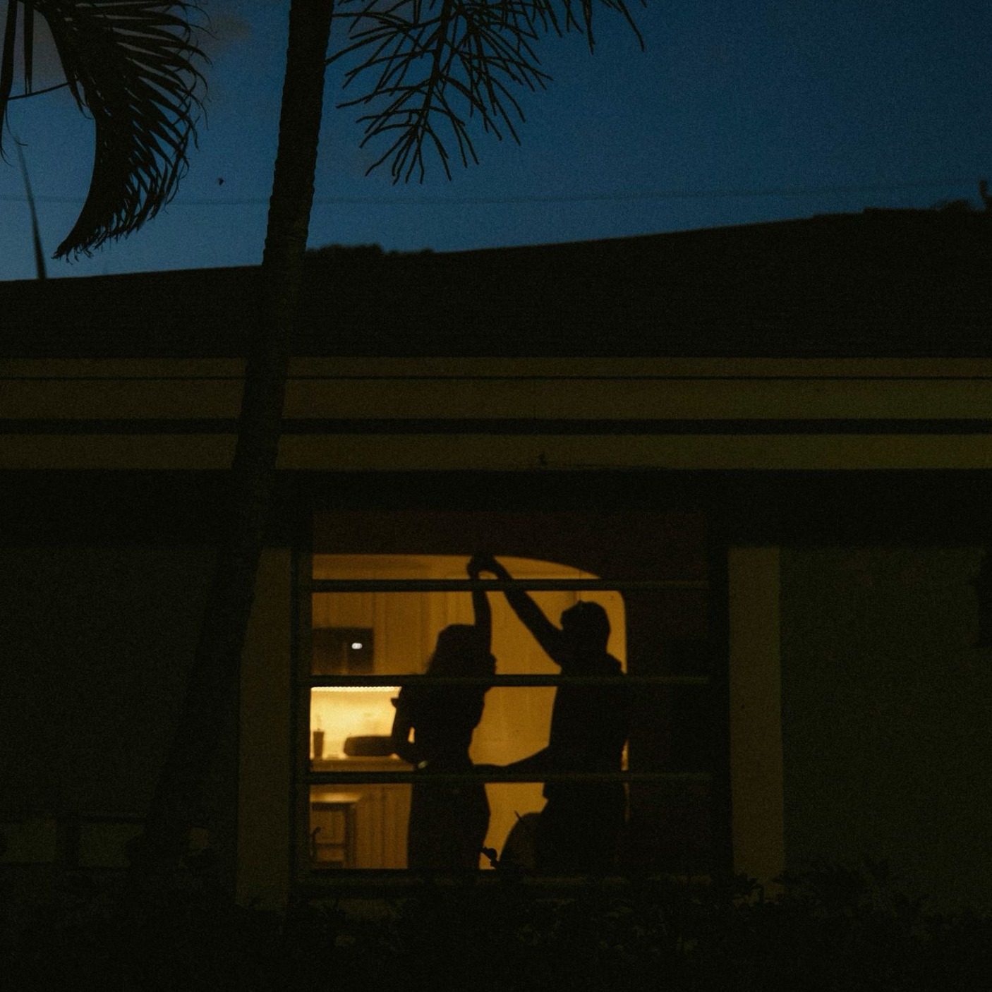 📝 🧩 ⟡ Cinematic Soulmates: Capturing Timeless Connection Through Artful Light 202