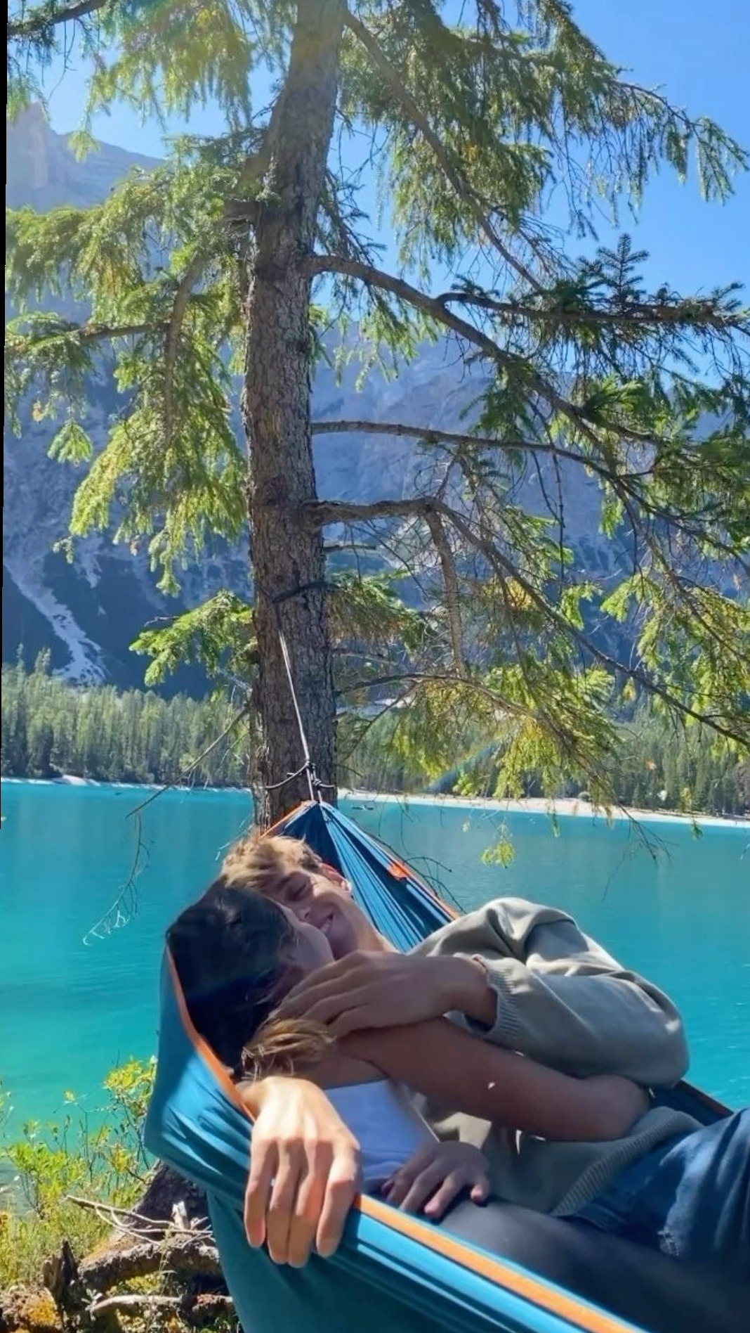 curated connection vibes ✧ Find Your Perfect Match and Wander the World Together 602