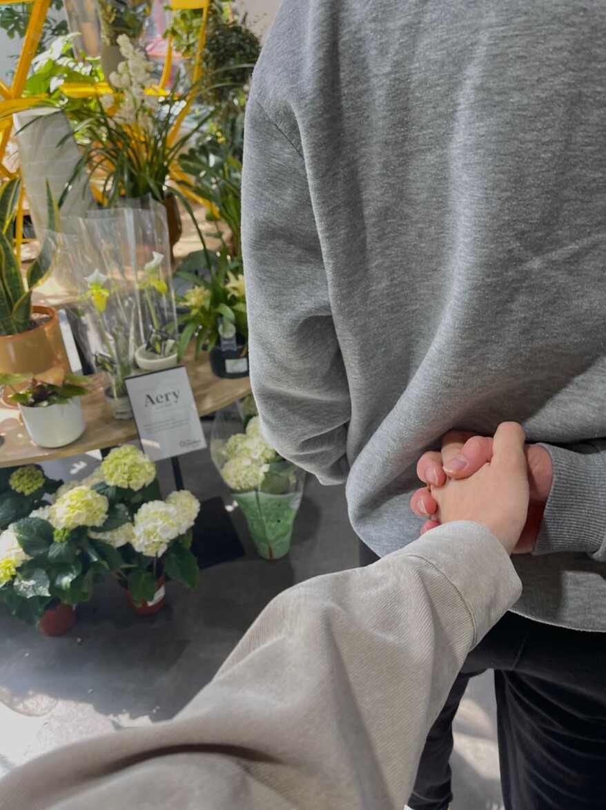 🤍 Fate Woven in Fingertips | curated connection vibes 424