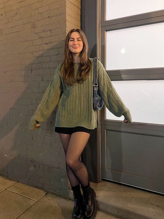 👁️ ♟️ How to Dress for a Coffee Date (16 Style Matches for Your Personality) 379