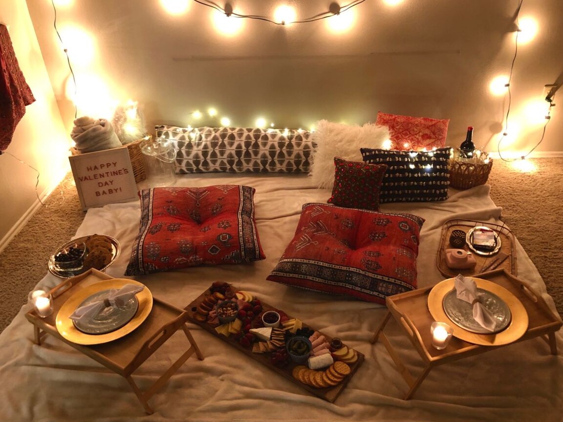 Intimate Moments Under Twinkling Lights | 🔮 🗝️ art of modern romance 180