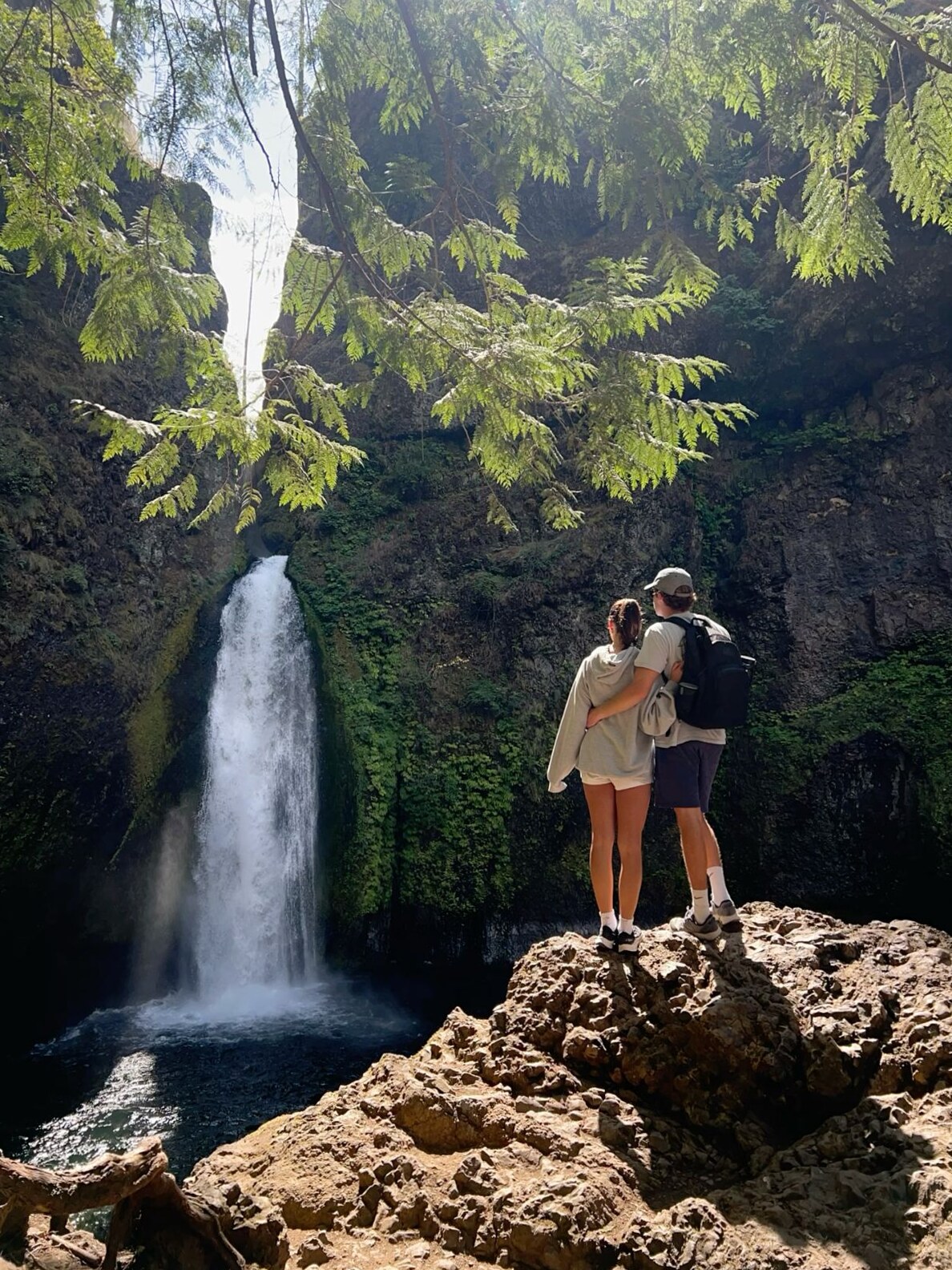 💋 🍷 🤎 Soul-Woven Trails: Hiking Romance & Deep Connection 742