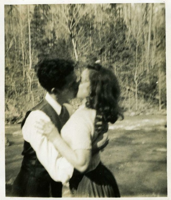 Valentine’s Day Kissing Rituals in Dark Academia Elegance • ⚖️ 💡 927