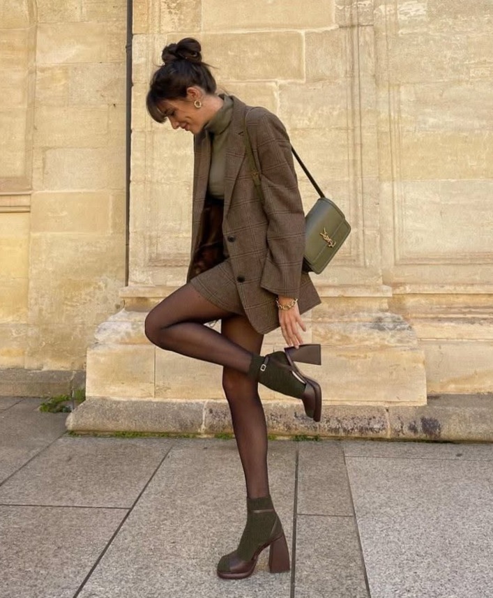 25 Timeless Scholar Looks for Moody Book Lovers — 🤎 💌 973