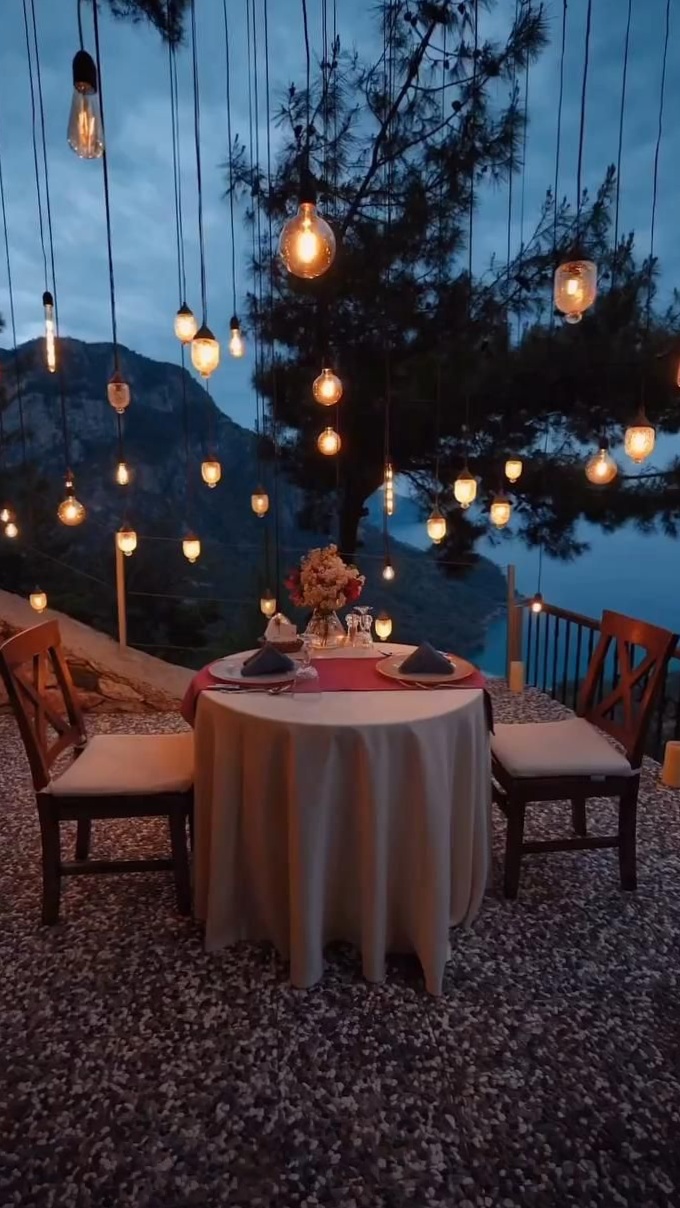 A Magical Evening for Two Under Starlit Skies — 🌃 🎬 624