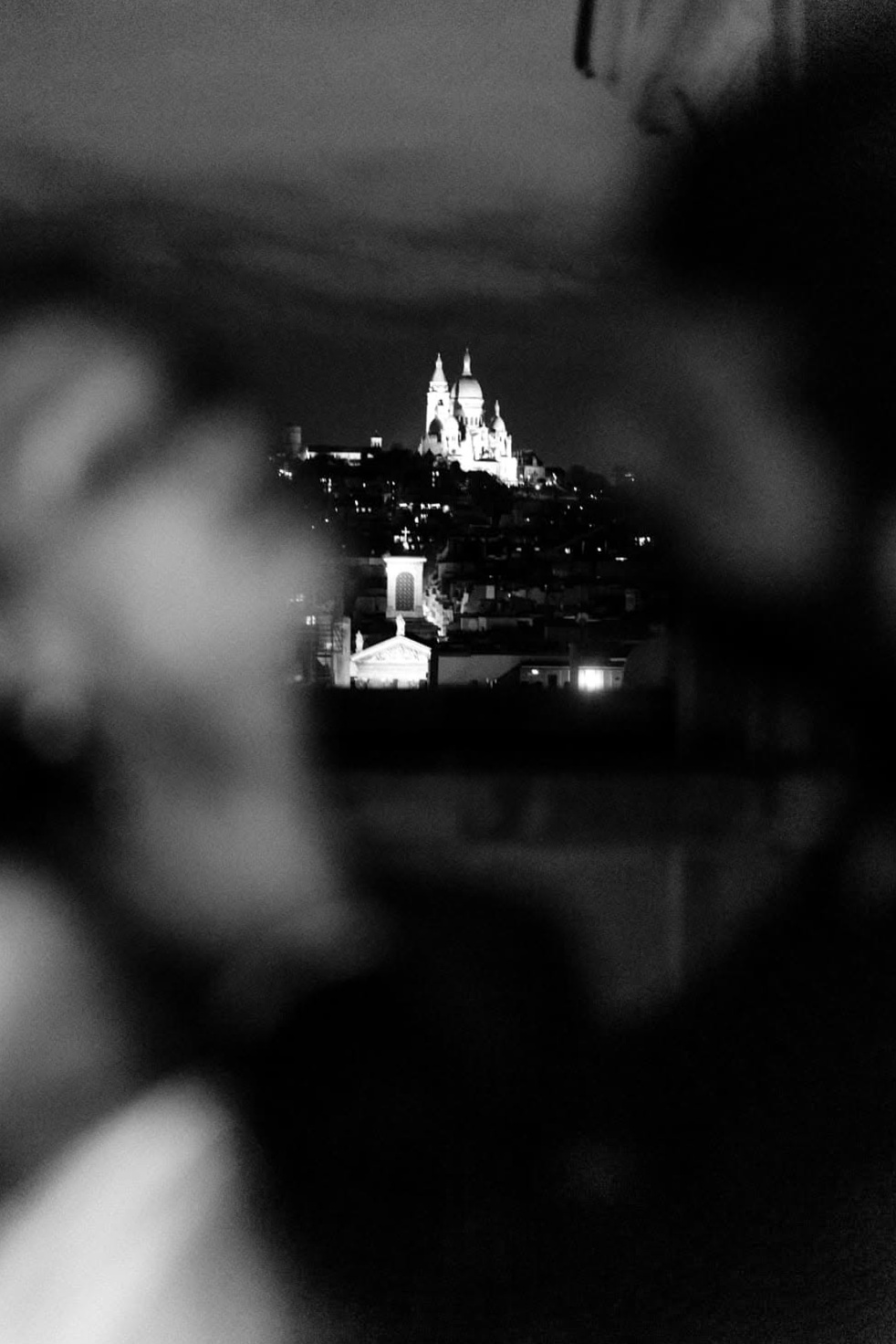 🤍 Destiny at Bare Feet: A Parisian Elopement in Quiet Romance | art of modern ro 390