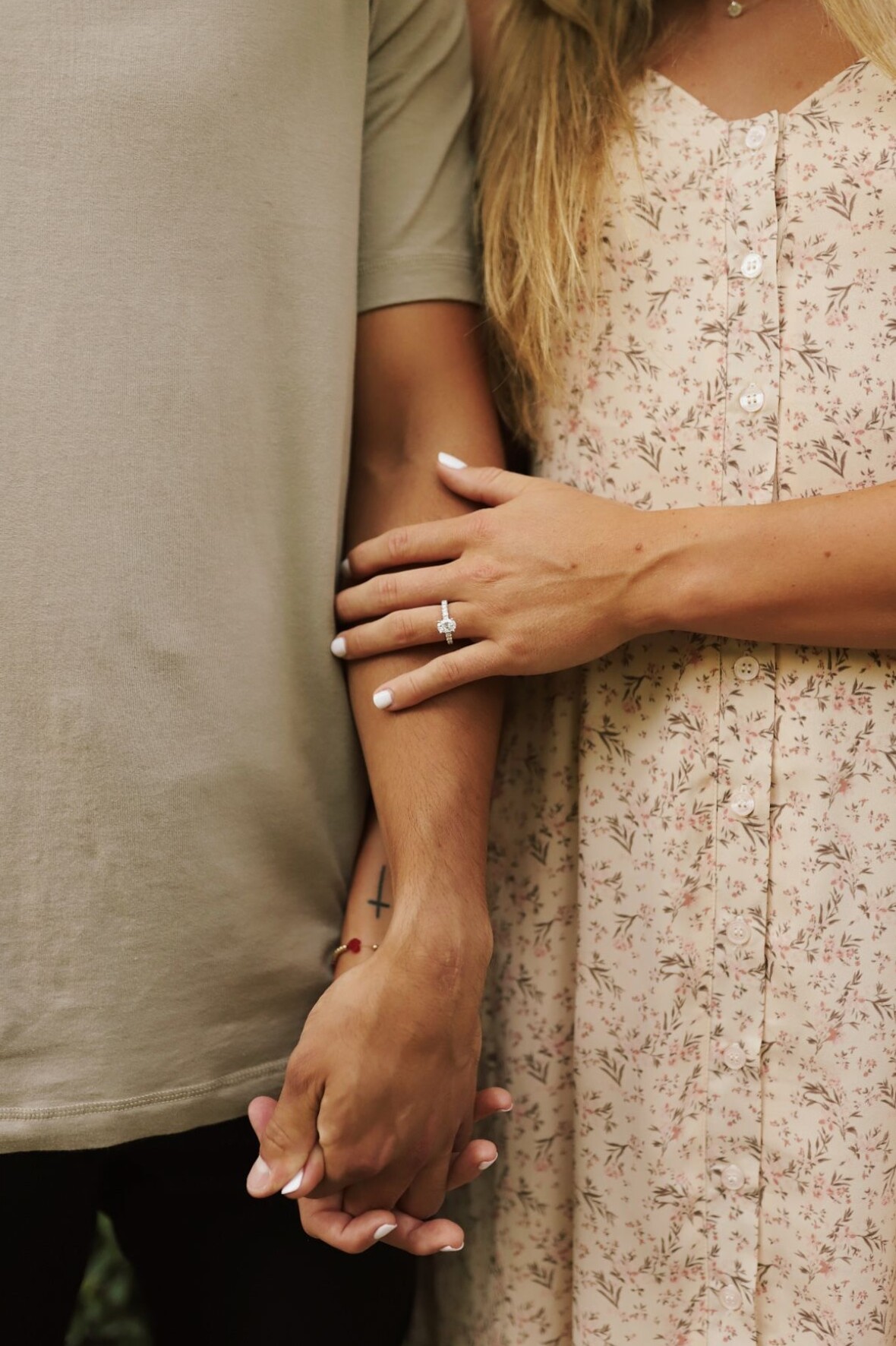 Engagement Elegance | Timeless Poses & Antique Ring Inspiration — 💫 🌙 388