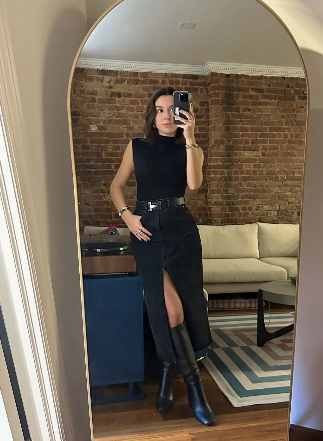📚 High-Waisted Jeans, Tucked Flowy Blouse & Ankle Boots | Dark Romance Aesthetic 170