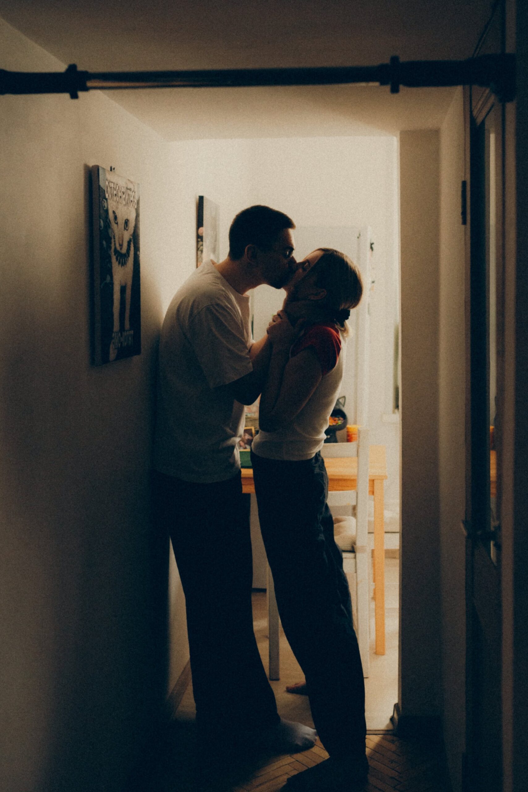 ❤️‍🔥 | Love Story in Frames: Dark Academia Home Sessions | couple goals inspirat 560