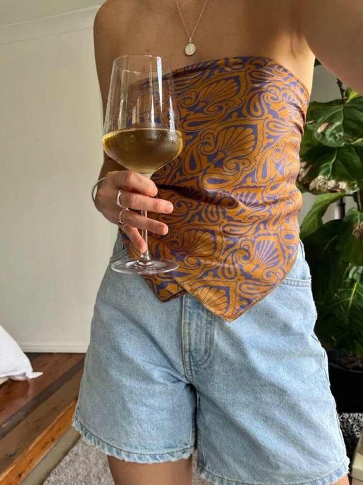 ⊹ Scarf as a Shirt: Summer Wine & Midnight Conversations ⊹ 🛋️ 🖼️ 252