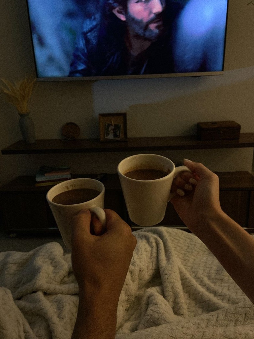 Velvety Nights: Soulful Serenity with Chocolate Quente & Netflix — magnetic ener 538